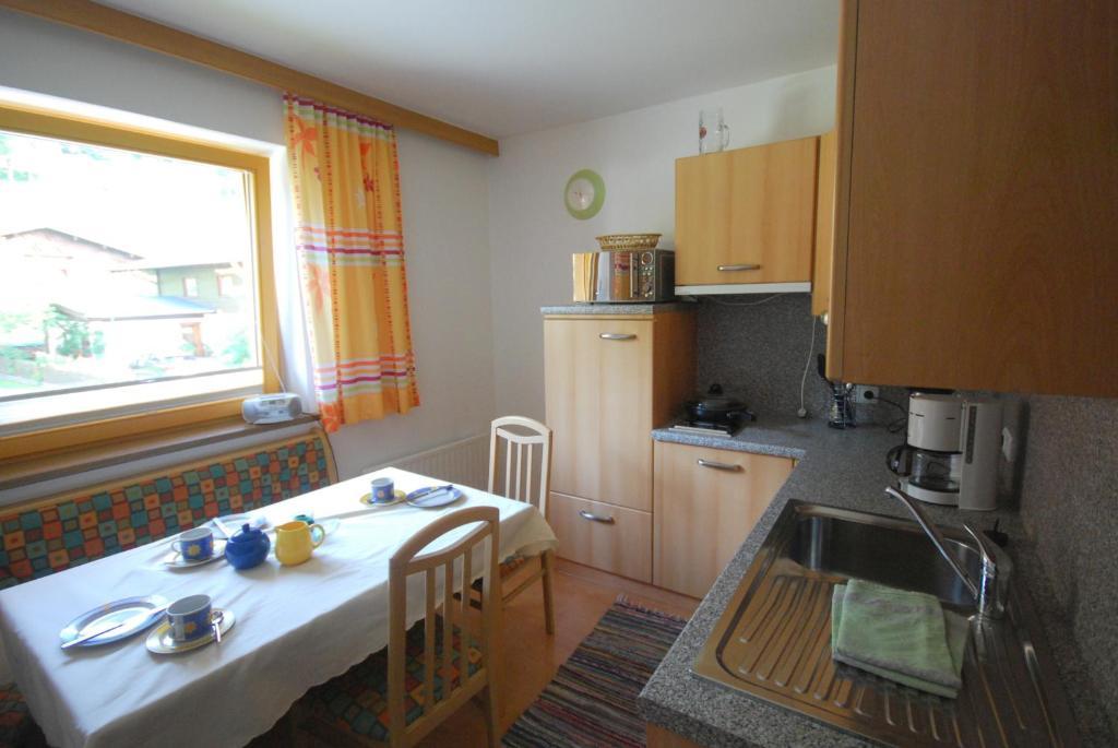 Ferienwohnung Wagnerhäusl Bramberg am Wildkogel Zimmer foto